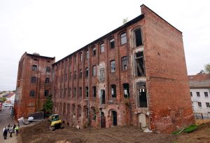 Altes Fabrikgebäude wird abgerissen