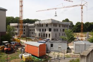 Planmäßiger Baufortschritt am Neubau des Klinikums Altenburger Land