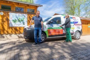 Inselzoo Altenburg ist mit gesponserten Auto unterwegs (Foto: Franziska Ebert)