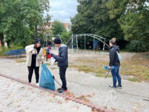 Im gesamten Stadtgebiet wurde Müll eingesackt. (Foto: Franziska Ebert)