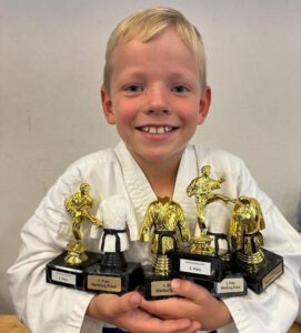 Henry Walter konnte gleich 6 Pokale abräumen (Foto: Sakura Meuselwitz)