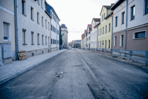 Umfangreiche Straßensanierungen in der Erich-Mäder-Straße abgeschlossen (Foto: Stadtverwaltung Altenburg)