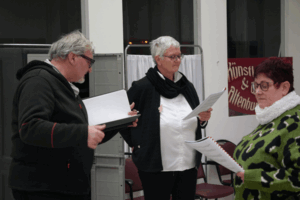 Erste Probe Prinzenraub - Ansgar Schäfer probt mit Regina Scherling und Veronika Arnold (Foto:Traditionsverein Altenburger Prinzenraub e.V.)