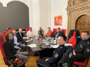 Der Rat kam im Arbeitszimmer des Oberbürgermeisters zusammen. (Foto: Franziska Ebert)