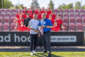 ad hoc Gruppe wurde neuer Sponsor des ZFC Meuselwitz (Foto: Verein)